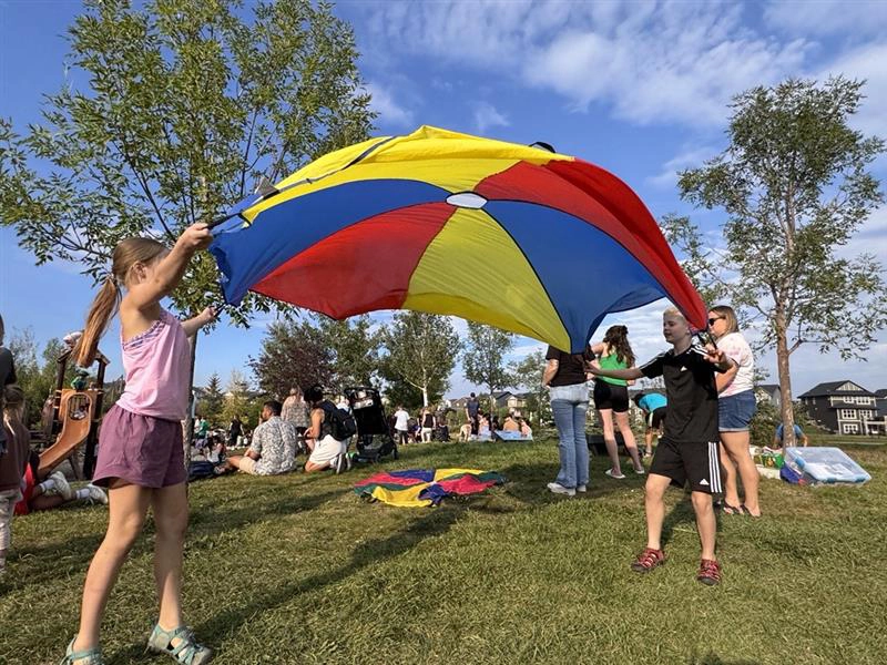 Sunset Ridge hosts unforgettable community party